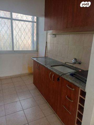 דירה, חובבי ציון 320, הגבעה, ירוחם