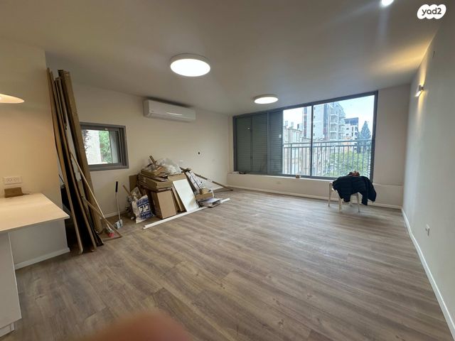 דירה, פועלים א, כפר סבא