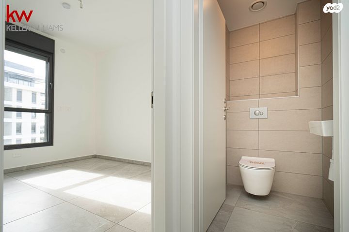 דירה, הרצליה