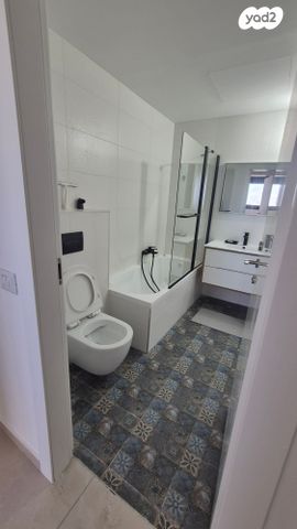 דירה, אמנון ליפקין שחק, נוף הטיילת, נתניה