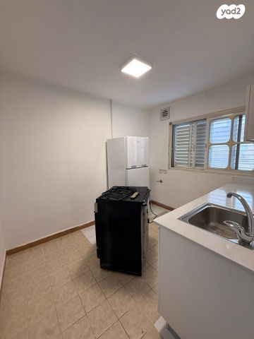 דירה, שבטי ישראל 4, גבעת אולגה, חדרה