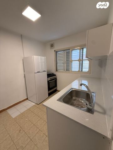 דירה, שבטי ישראל 4, גבעת אולגה, חדרה