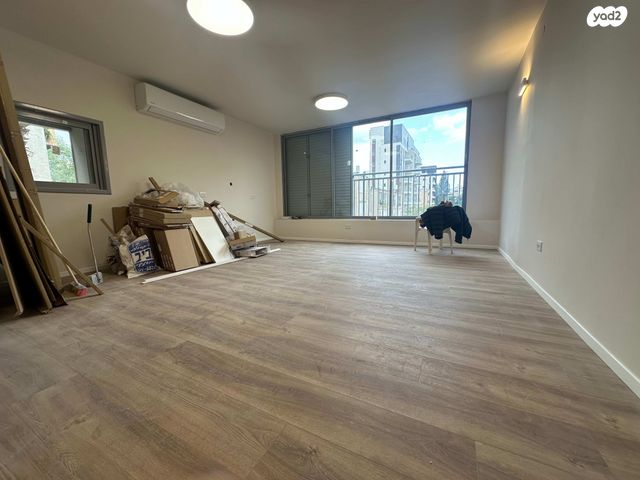 דירה, פועלים א, כפר סבא