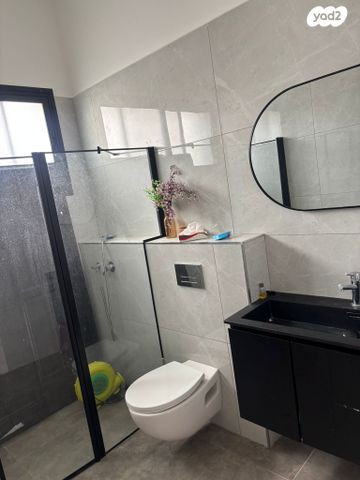 דו משפחתי, האילנות, גבעת נשר, נשר