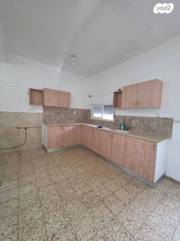 דירה, החקלאים, כפר ביאליק, כפר ביאליק