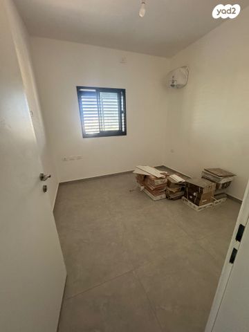 דירה, הרב הרצוג 8, צפון מערב מרכז העיר, נתניה