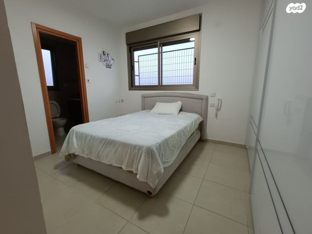 דירה, גנים א', גני תקווה