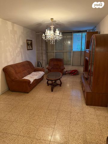 דירה, שער ציון 9, קרית שרת מערב, חולון