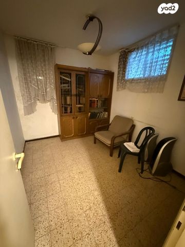 דירה, שער ציון 9, קרית שרת מערב, חולון