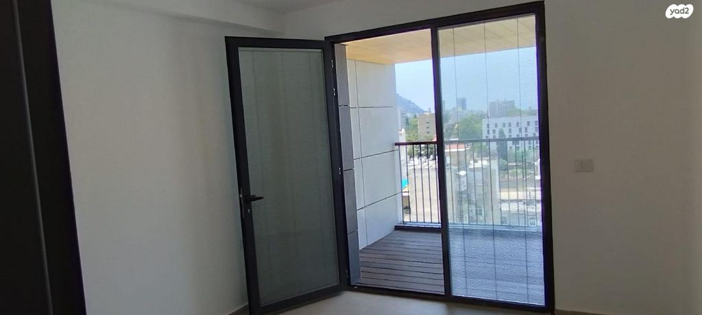 דירה, עין דור, שער פלמר, תחנת רכבת השמונה, חיפה