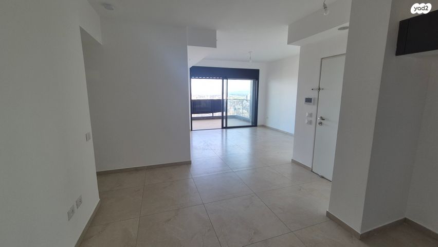 דירה, אמנון ליפקין שחק, נוף הטיילת, נתניה