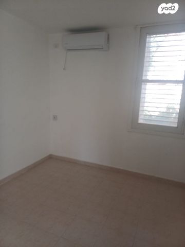 דירה, חובבי ציון 320, הגבעה, ירוחם