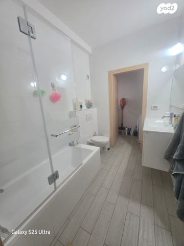 דירה, נחליאלי, גבעת אלונים, קרית אתא