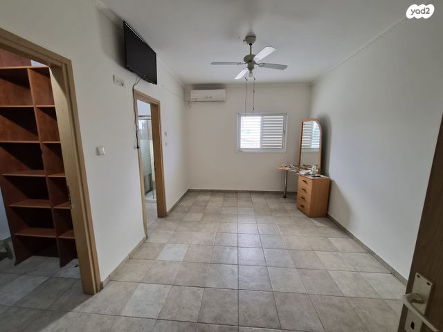 גג/ פנטהאוז, ב' / צפון מערב העיר, רחובות