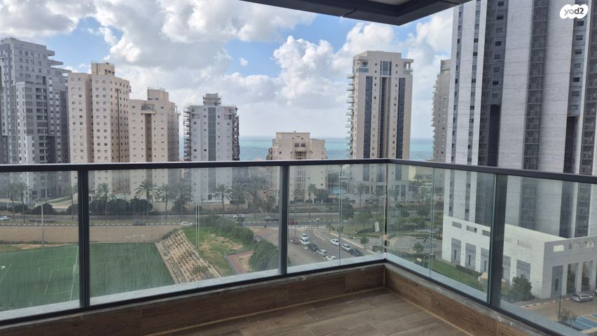 דירה, אמנון ליפקין שחק, נוף הטיילת, נתניה