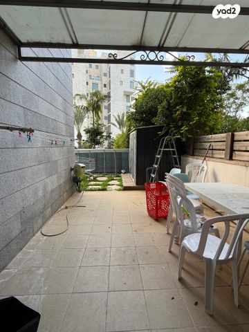 דירת גן, שושנת העמקים, רמת אמיר, קדימה צורן