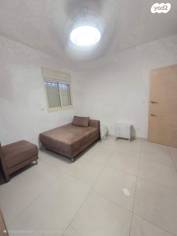 דירה, נחליאלי, גבעת אלונים, קרית אתא