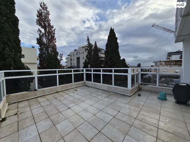 גג/ פנטהאוז, ב' / צפון מערב העיר, רחובות