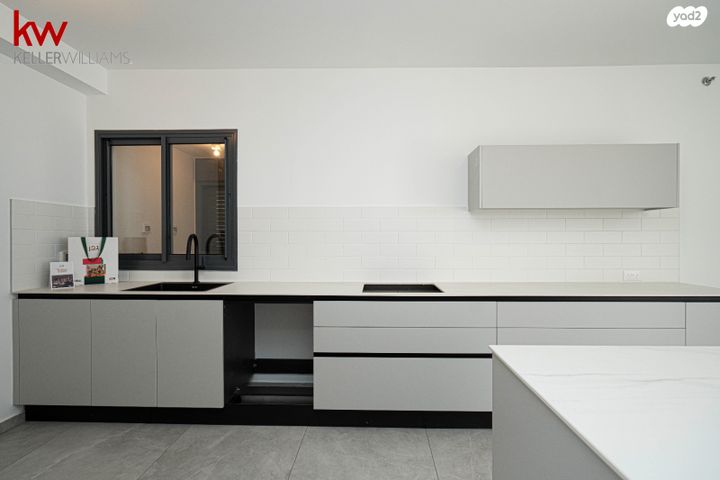 דירה, הרצליה