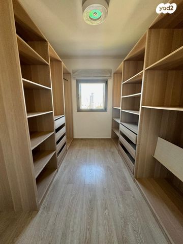 דירה, הרי הגלעד, בורסה, רמת גן