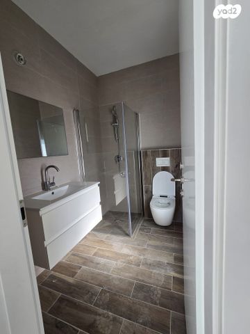 דירה, שדרות ש"י עגנון, גבעת הורדים, רסקו, ירושלים