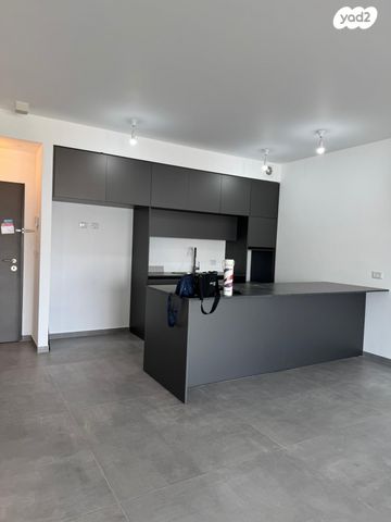 דירה, אמנון ליפקין שחק, נוף הטיילת, נתניה