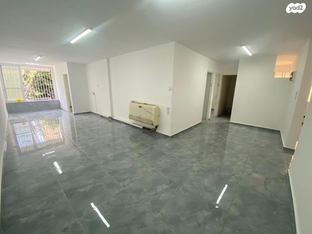 דירה, יוסף סרלין 3, נווה ברבור, כפר שלם מערב, תל אביב יפו