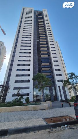 דירה, אמנון ליפקין שחק, נוף הטיילת, נתניה