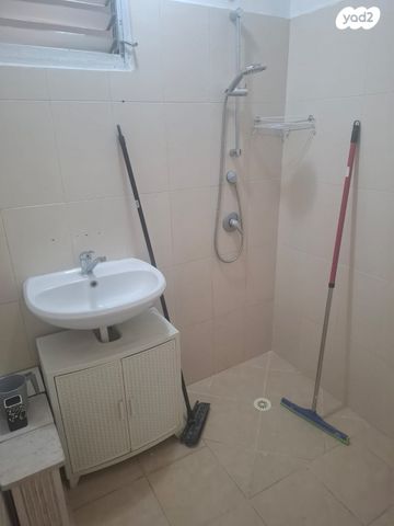 דירה, יצחק בן צבי, משכנות, רמלה