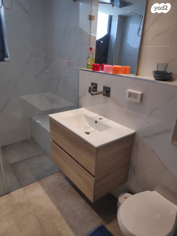 גג/ פנטהאוז, עוזי חיטמן, עיר ימים, נתניה