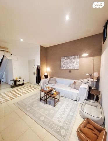 דירת גן, עצמון, נווה צדק, תל אביב יפו