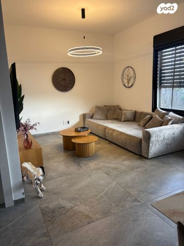 דו משפחתי, האילנות, גבעת נשר, נשר