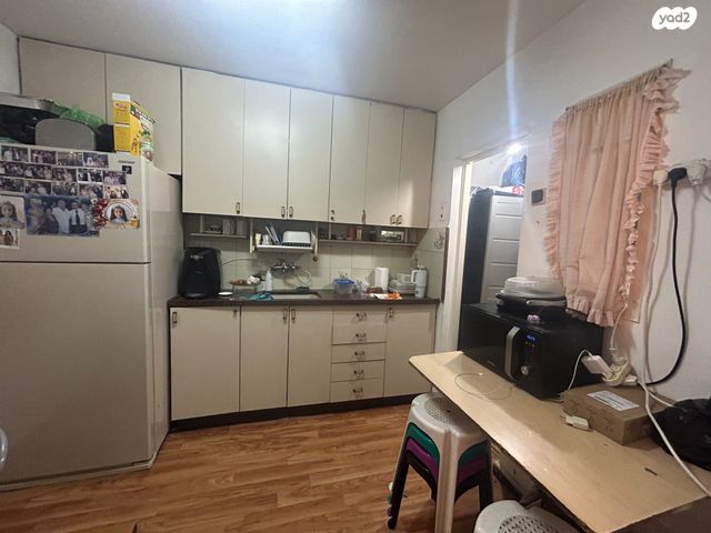 דירה, אליהו נחייסי, עמידר, בת ים