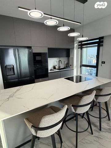 סאבלט, דרך בן גוריון 45, רוטשילד עצמאות, בת ים