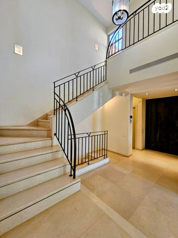 בית פרטי/ קוטג', עמנואל לוויס, כפר גנים ג, פתח תקווה