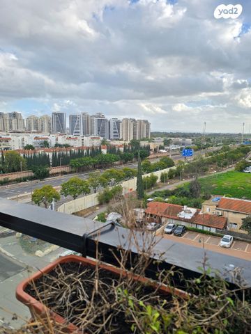 דירה, הושע, שעריה, פתח תקווה