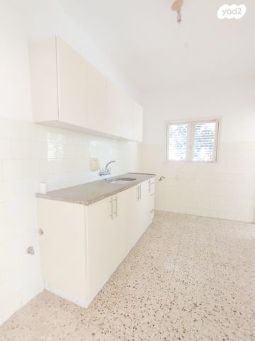 דירה, טרכטנברג, אברמוביץ', ראשון לציון