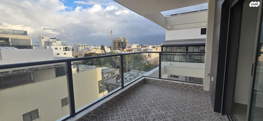 דירה, אליהו גולומב, פתח תקווה