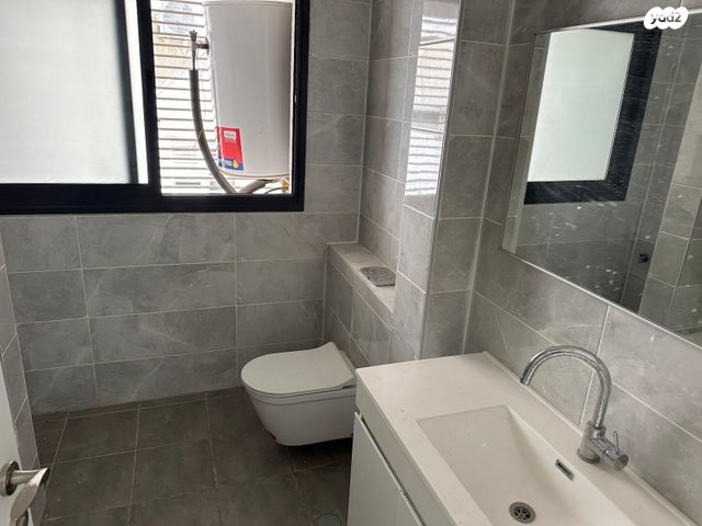 דירה, אנילביץ' 11, לב העיר, בת ים