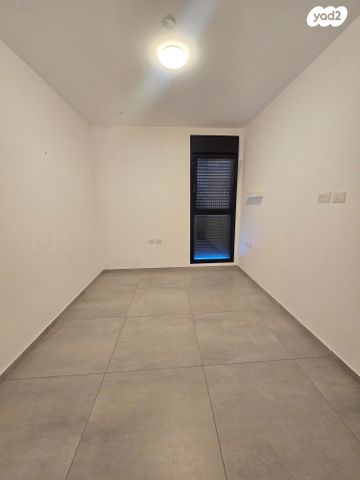 דירה, הושע, שעריה, פתח תקווה