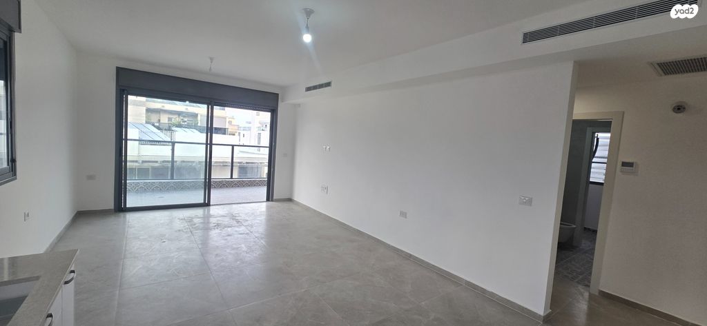 דירה, אליהו גולומב, פתח תקווה