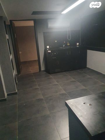 חנויות/ שטח מסחרי, ההגנה 19, מב"ת מערב, אזור תעשייה חדש, ראשון לציון