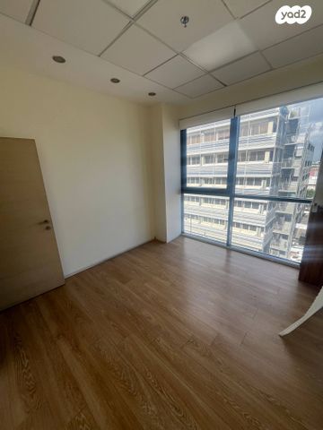 משרדים, פתח תקווה