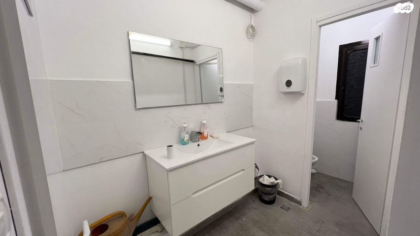 משרדים, יגאל אלון, נחלת יצחק, תל אביב יפו