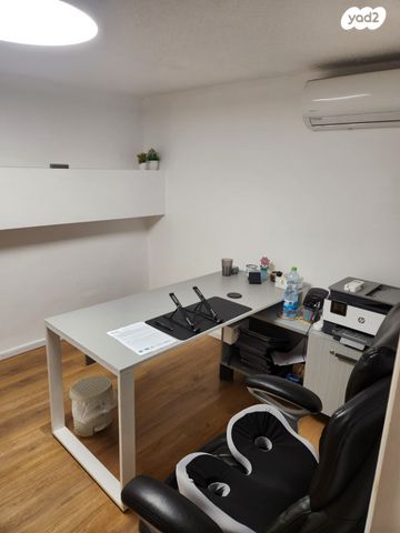 משרדים, בני עטרות