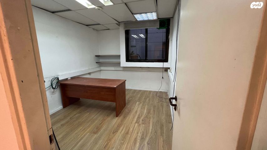 משרדים, יגאל אלון, נחלת יצחק, תל אביב יפו