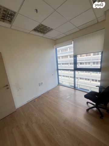 משרדים, פתח תקווה