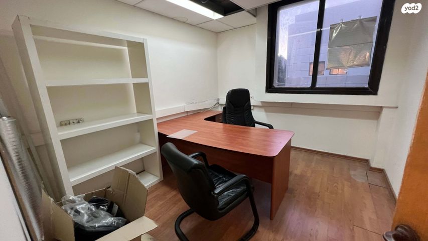 משרדים, יגאל אלון, נחלת יצחק, תל אביב יפו