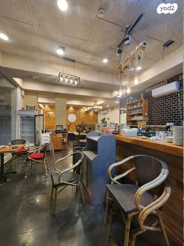 חנויות/ שטח מסחרי