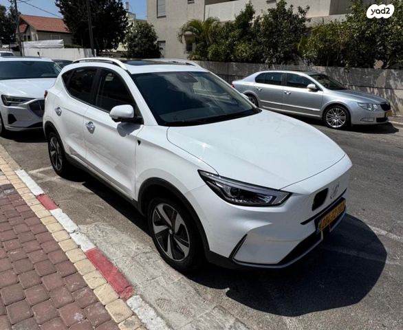 מודעת רכב אם ג'י ZS